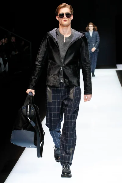 Look 49